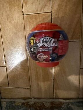 New Star Wars Doorables Galaxy Peek Surprise Ball - Red and Blue Series 2